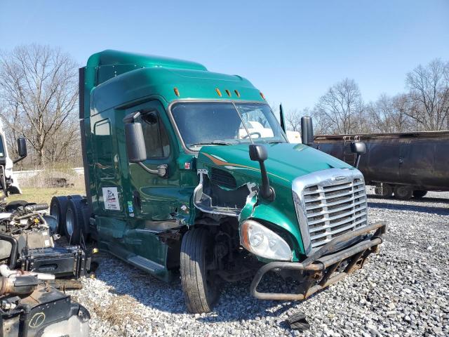  Salvage Freightliner Cascadia 1