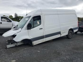  Salvage Mercedes-Benz Sprinter