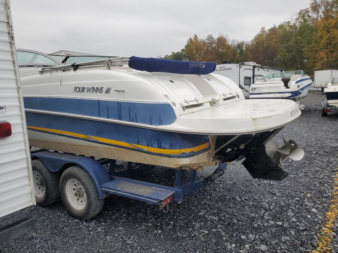 Four Winns Horizon Image 10