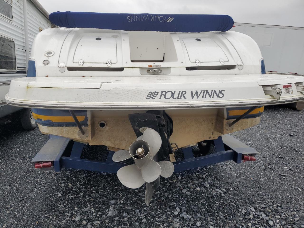 Four Winns Horizon Image 8