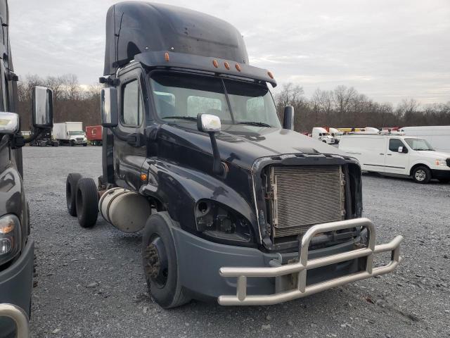  Salvage Freightliner Cascadia 1