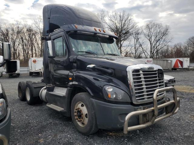  Salvage Freightliner Cascadia 1