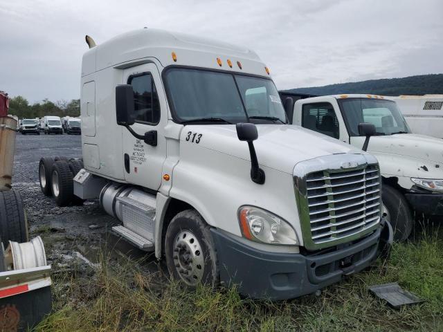  Salvage Freightliner Cascadia 1