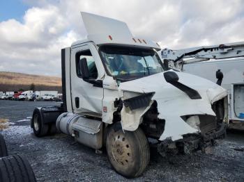  Salvage Freightliner Cascadia 1