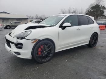  Salvage Porsche Cayenne