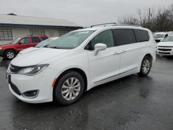  Salvage Chrysler Pacifica