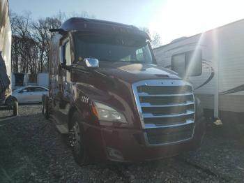  Salvage Freightliner Cascadia 1