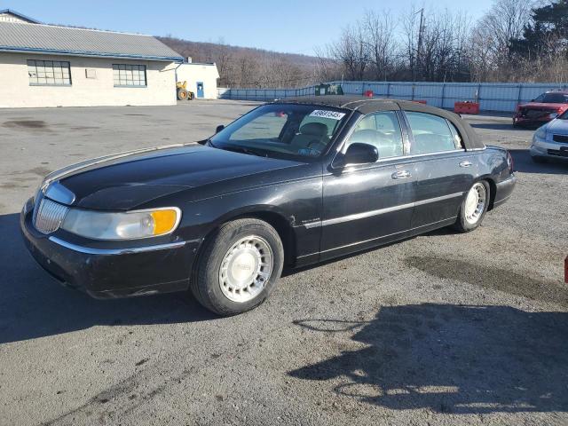  Salvage Lincoln Towncar