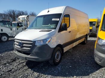  Salvage Mercedes-Benz Sprinter
