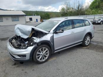  Salvage Volkswagen Golf