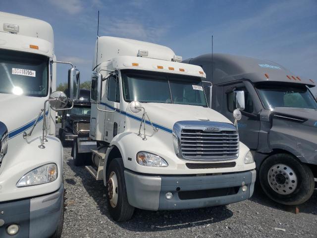  Salvage Freightliner Columbia 1