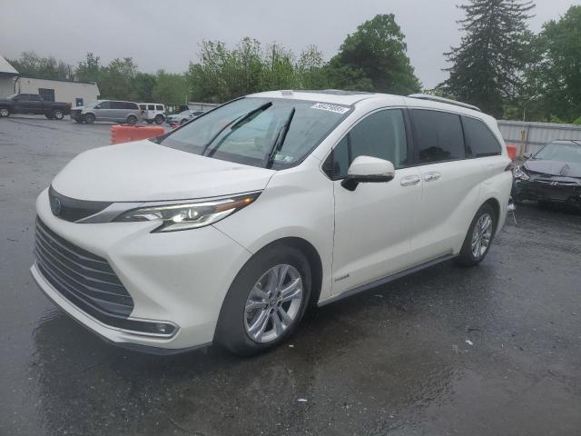  Salvage Toyota Sienna