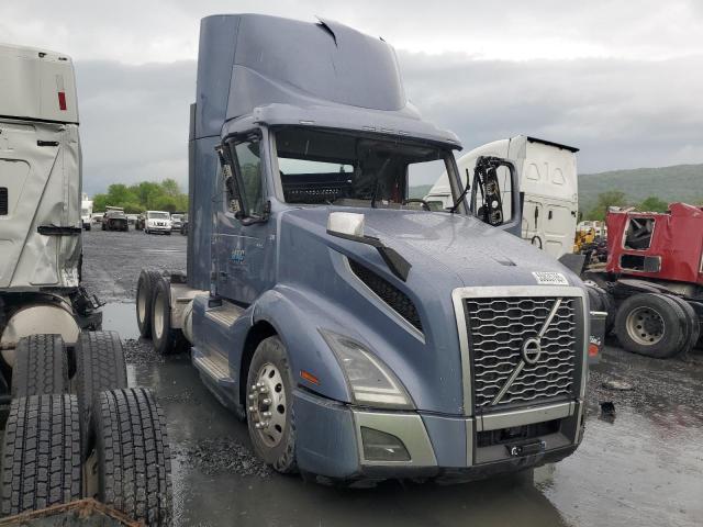  Salvage Volvo Vnl