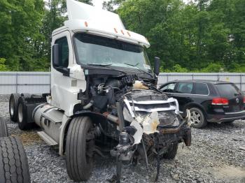 Salvage Freightliner Cascadia 1