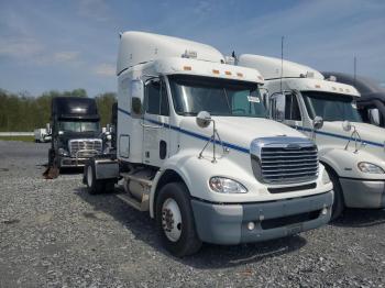  Salvage Freightliner Columbia 1