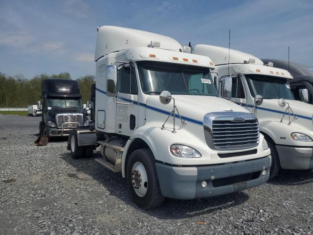  Salvage Freightliner Columbia 1