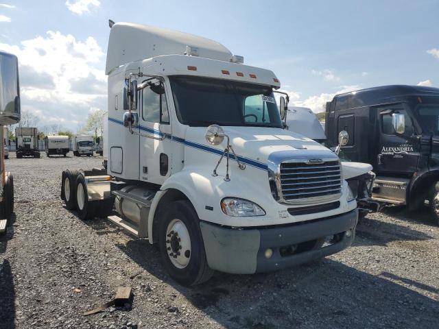  Salvage Freightliner Columbia 1