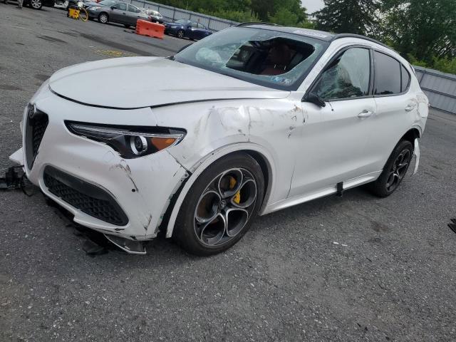  Salvage Alfa Romeo Stelvio