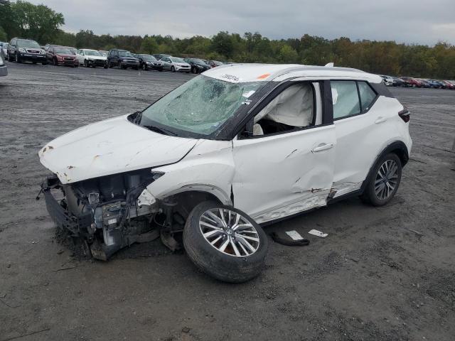  Salvage Nissan Kicks