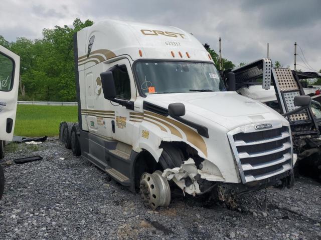  Salvage Freightliner Cascadia 1