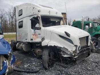  Salvage Volvo Vnl