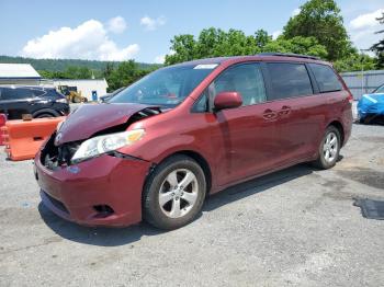  Salvage Toyota Sienna