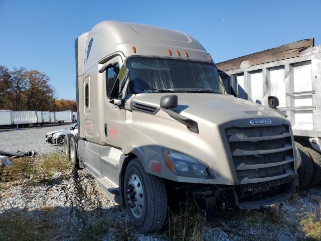  Salvage Freightliner Cascadia 1