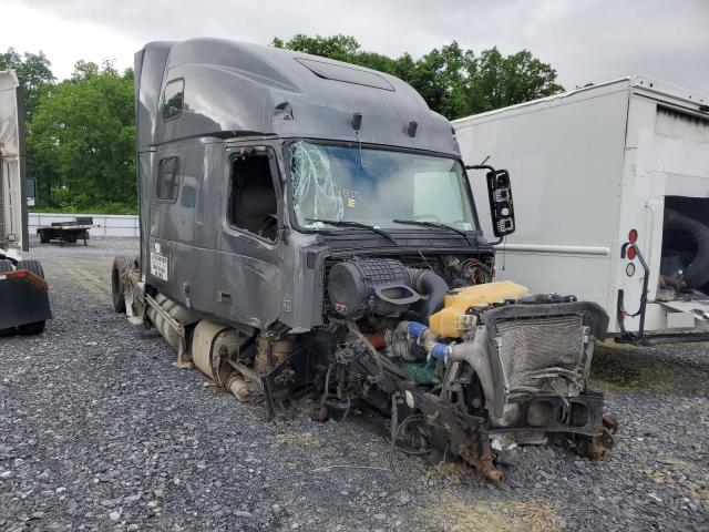  Salvage Volvo Vnl