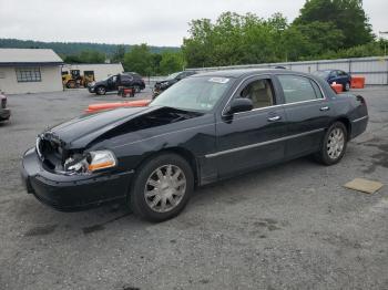  Salvage Lincoln Towncar