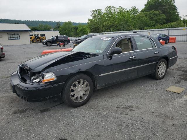  Salvage Lincoln Towncar