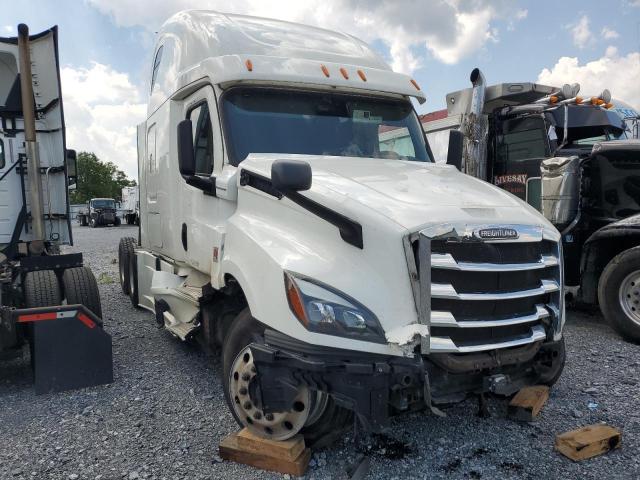  Salvage Freightliner Cascadia 1