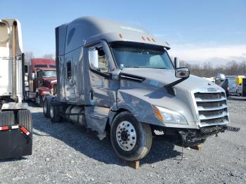  Salvage Freightliner Cascadia