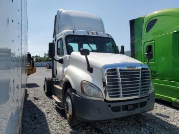  Salvage Freightliner Cascadia 1