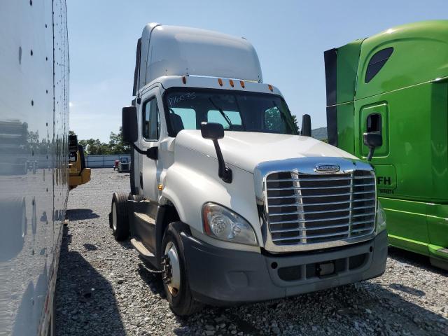  Salvage Freightliner Cascadia 1