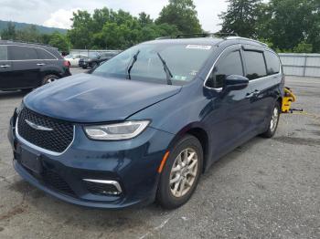  Salvage Chrysler Pacifica