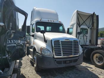  Salvage Frht Cascadia 125