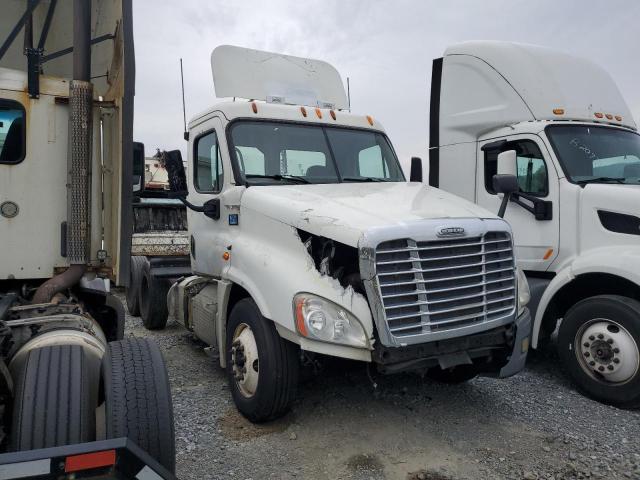  Salvage Freightliner Cascadia 1