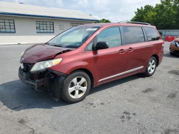  Salvage Toyota Sienna