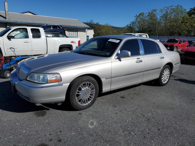  Salvage Lincoln Towncar
