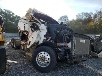  Salvage Freightliner Cascadia 1