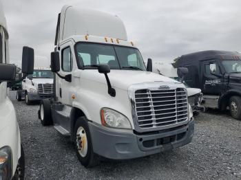  Salvage Freightliner Cascadia 1