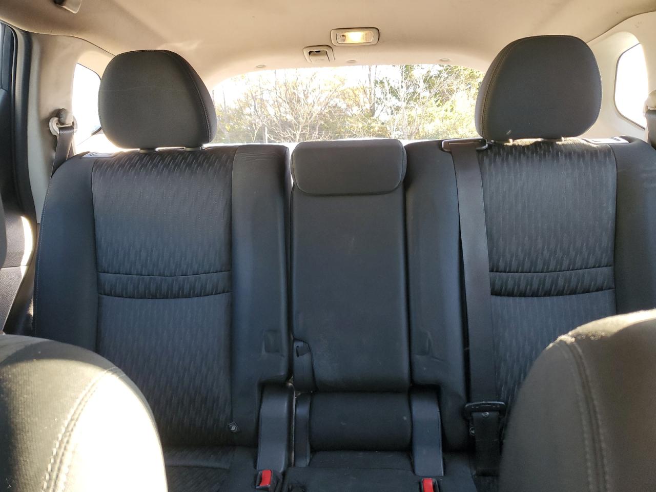 Nissan Rogue S Image 6