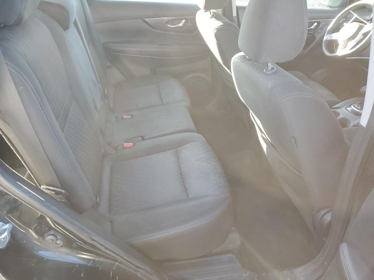 Nissan Rogue S Image 2