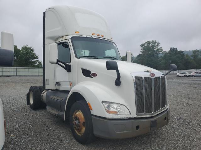  Salvage Peterbilt Tractor 579
