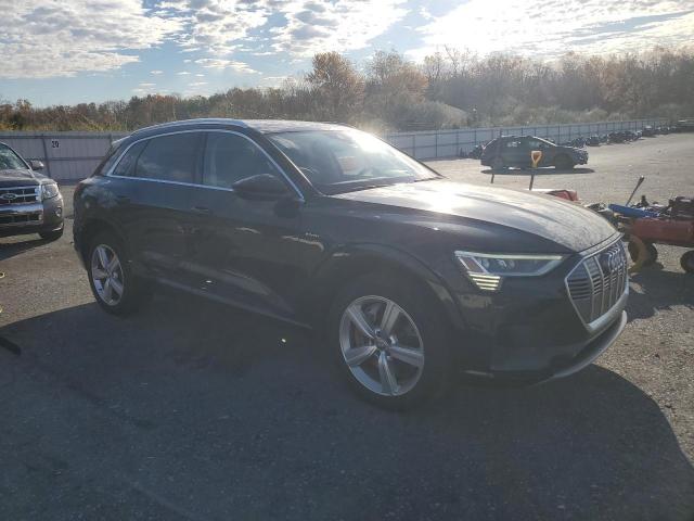 Audi e-tron Prestige Image 7