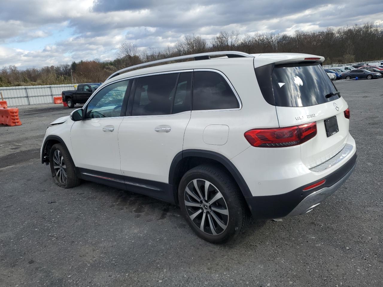 Mercedes-Benz GLB 250 4matic Image 3