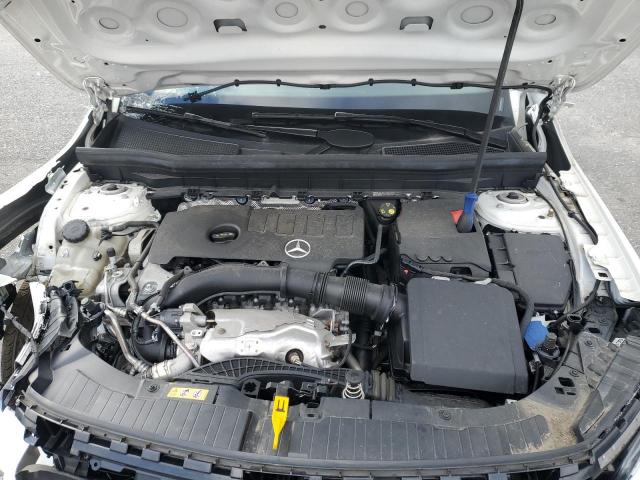 Mercedes-Benz GLB 250 4matic Image 12