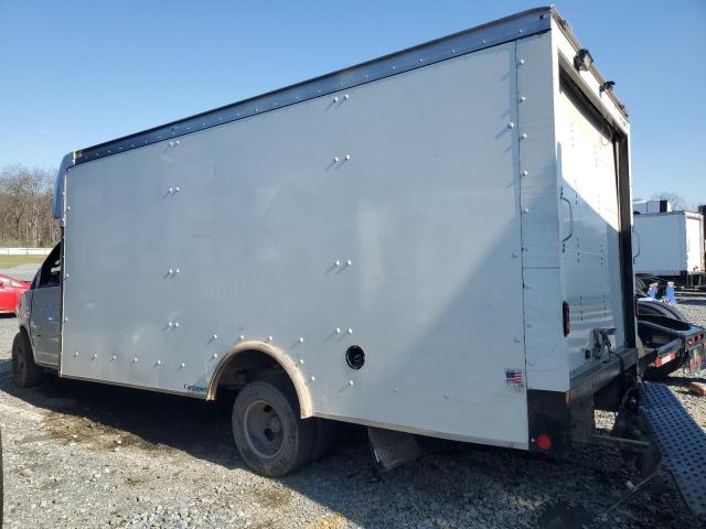 Chevrolet Express Image 2