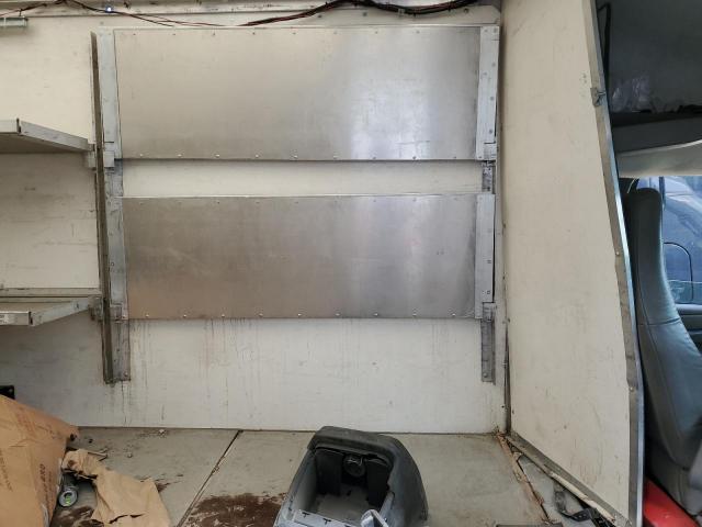 Chevrolet Express Image 9