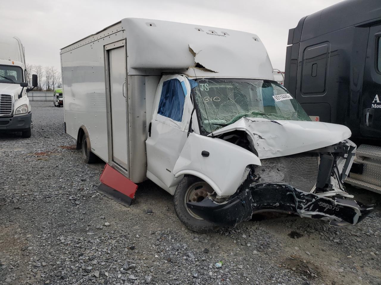 Chevrolet Express Image 13